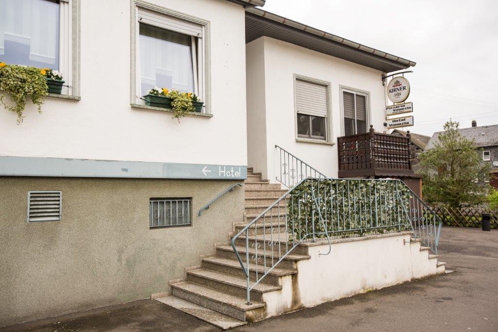 Hotel Pizzeria Venezia Sohren 외부 사진